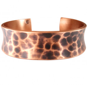 Браслет кованый, тонированный, вогнутый. Толщина 2,6 мм