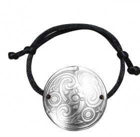 Браслет-шнурок «Трехногий коловрат». Тиснение