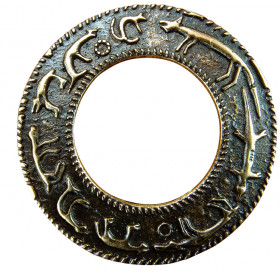 Брошь-фибула «Промысловый календарь Коми»