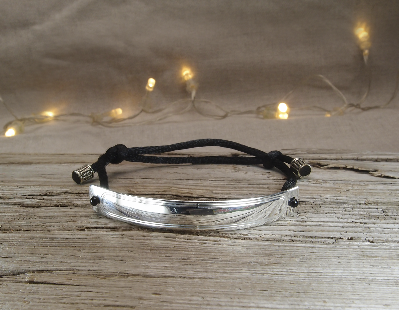 Браслет-шнурок простой-1