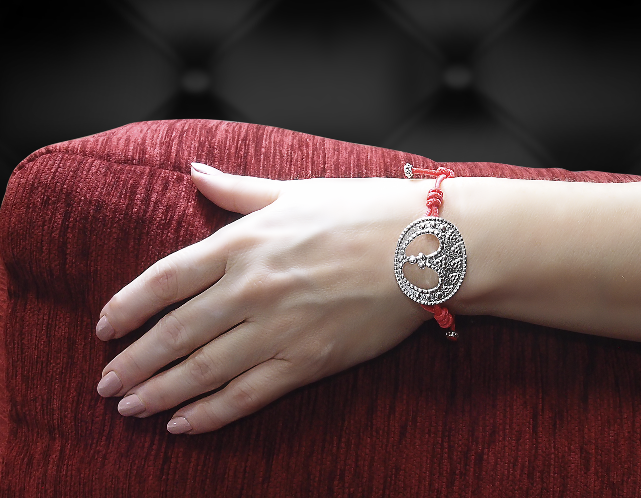 Браслет-шнурок «Замкнутая лунница»