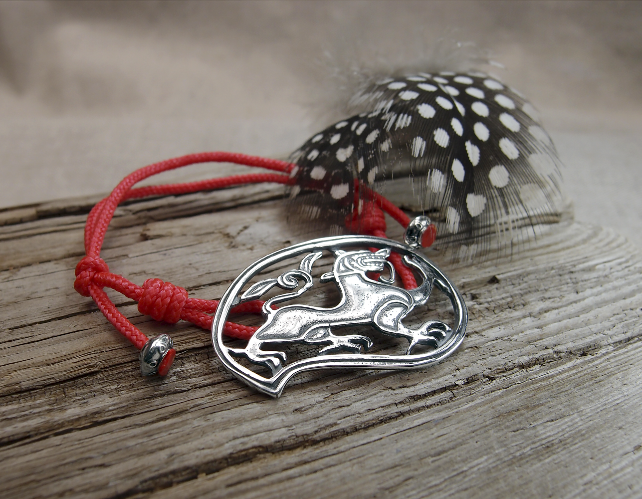 Браслет-шнурок «Лют-зверь»