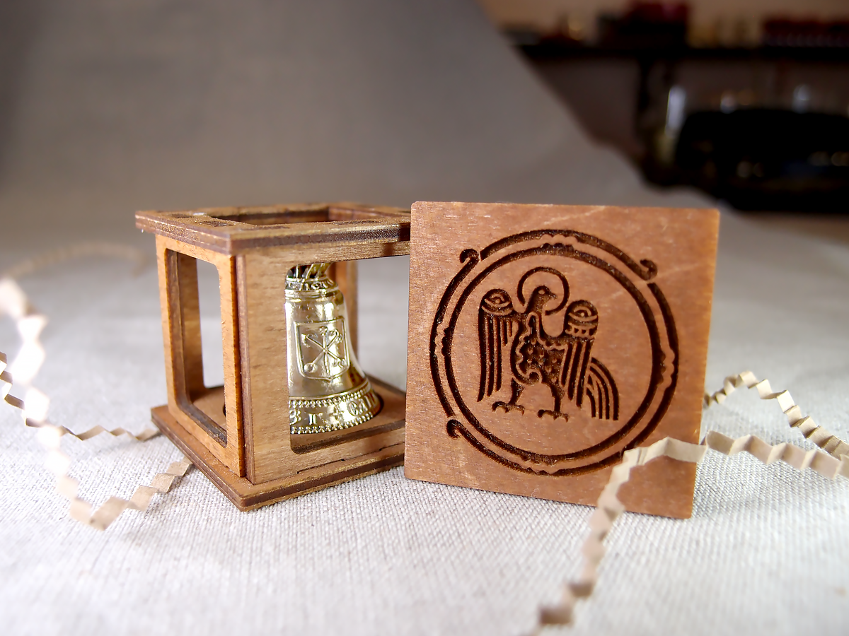 Сувенирная коробочка-19 для колокольчиков № 2. Дерево.