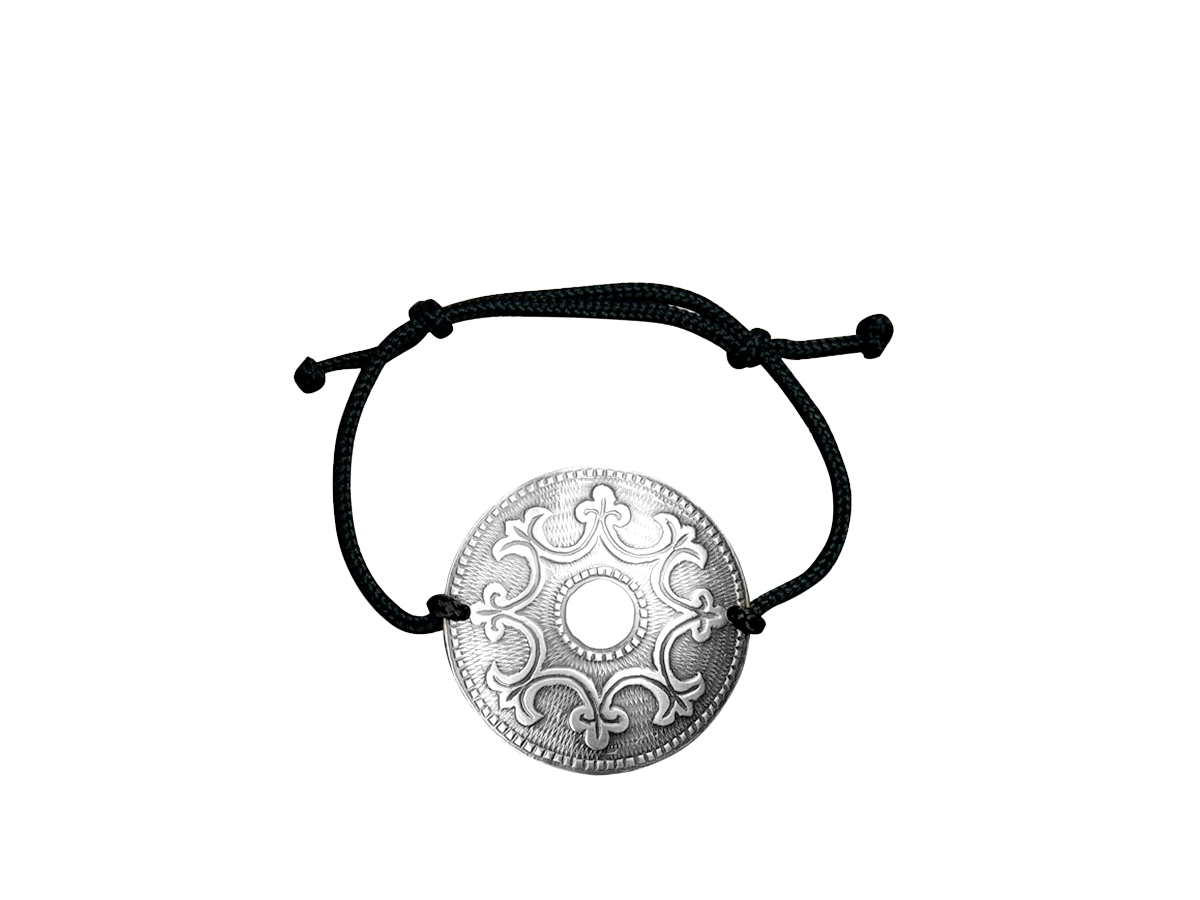 Браслет-шнурок «Пожелание богатства». Тиснение