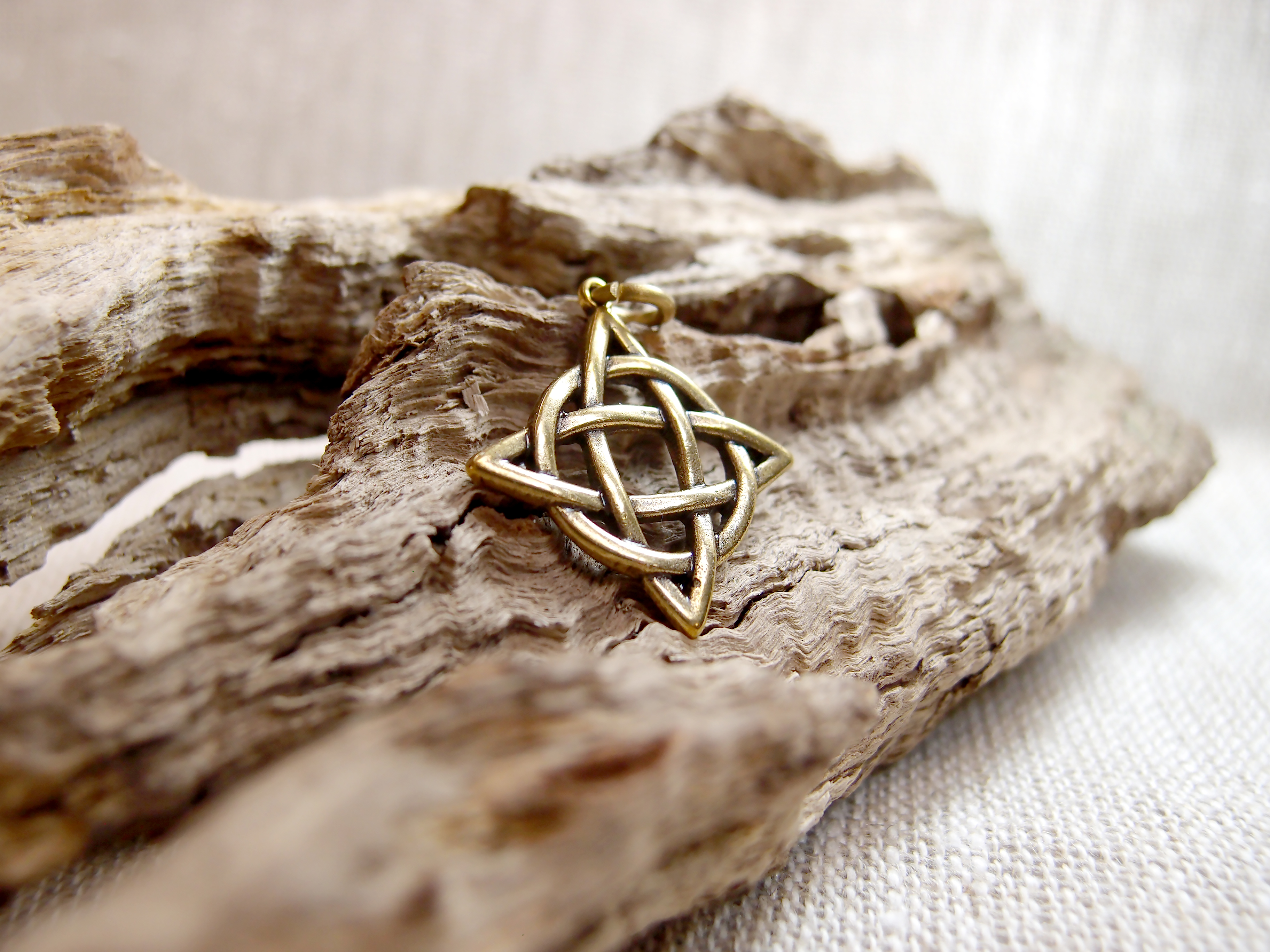 Подвеска «Чертог»