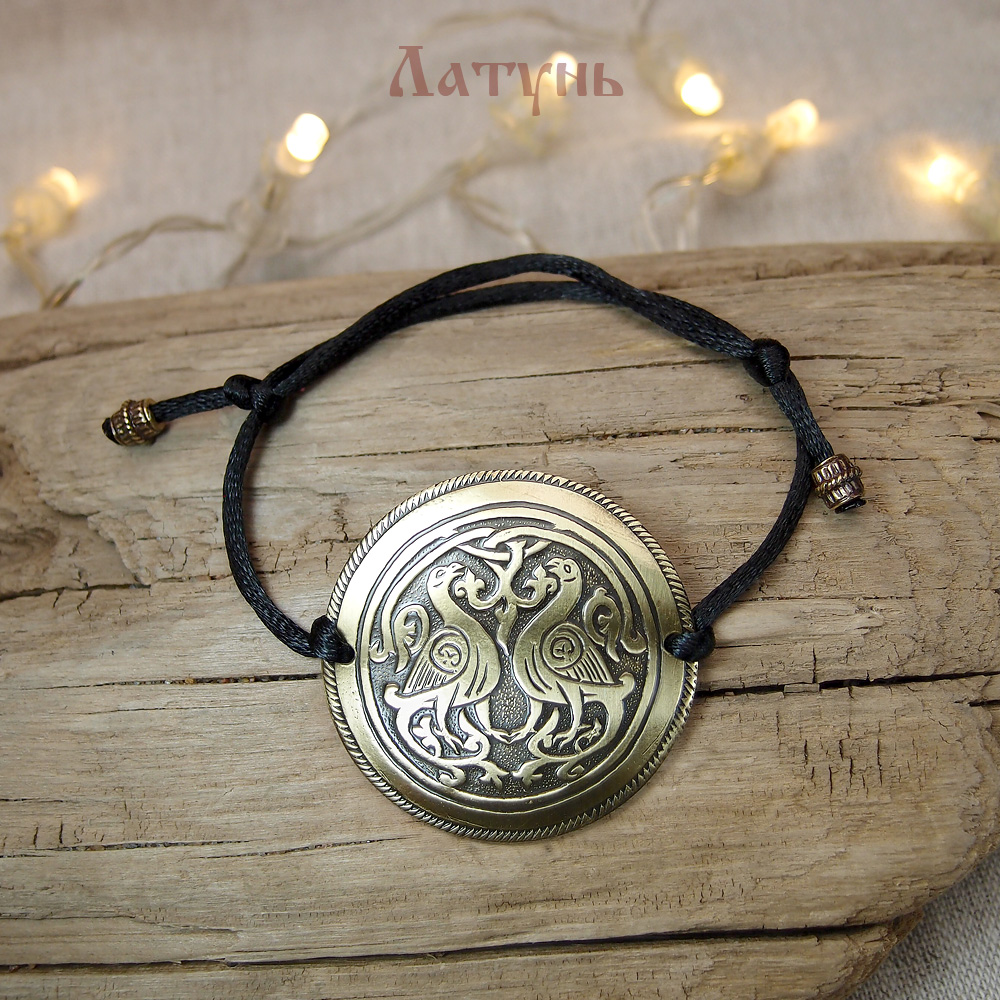 Браслет-шнурок «Суздальские голуби». Тиснение