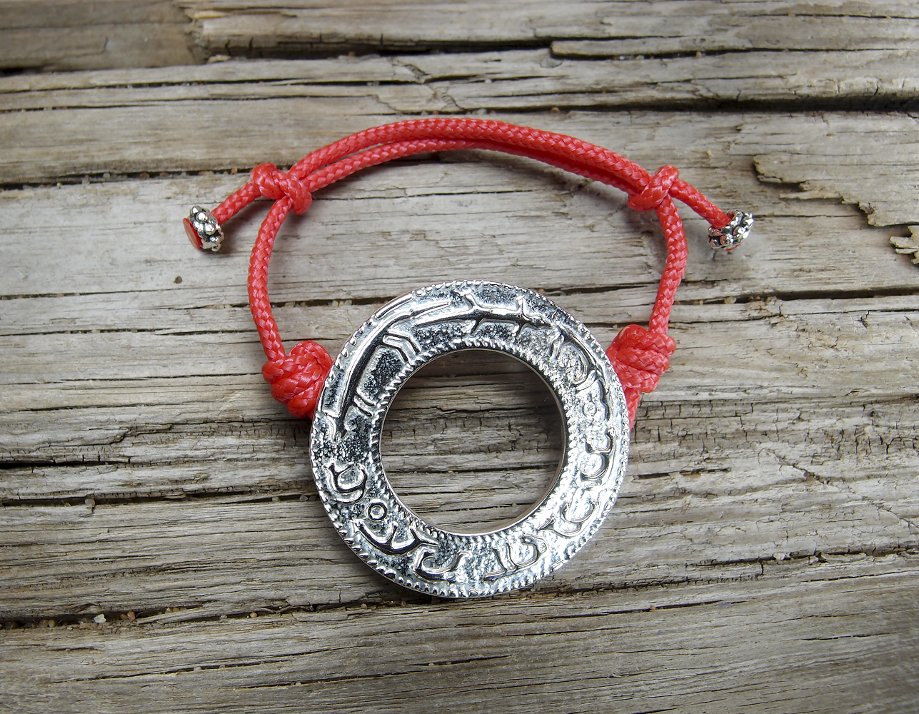 Браслет-шнурок «Промысловый календарь Коми»