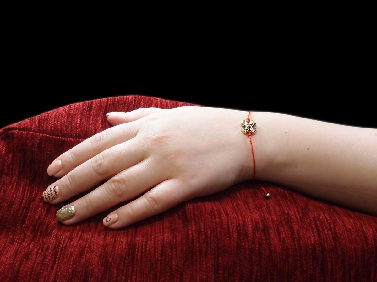 Браслет-шнурок "Четырехлистник"