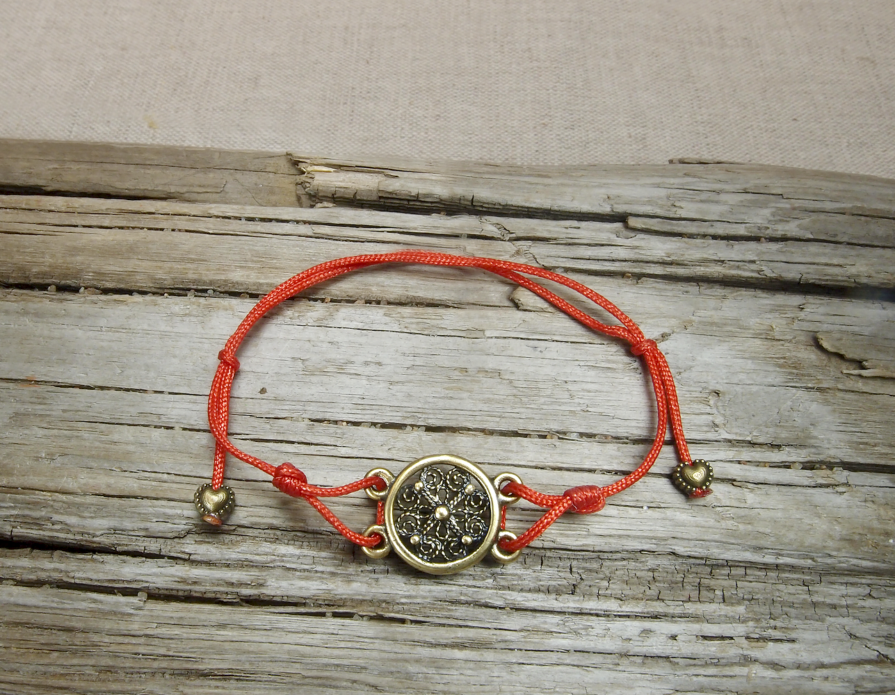 Браслет-шнурок «Маргаритка»