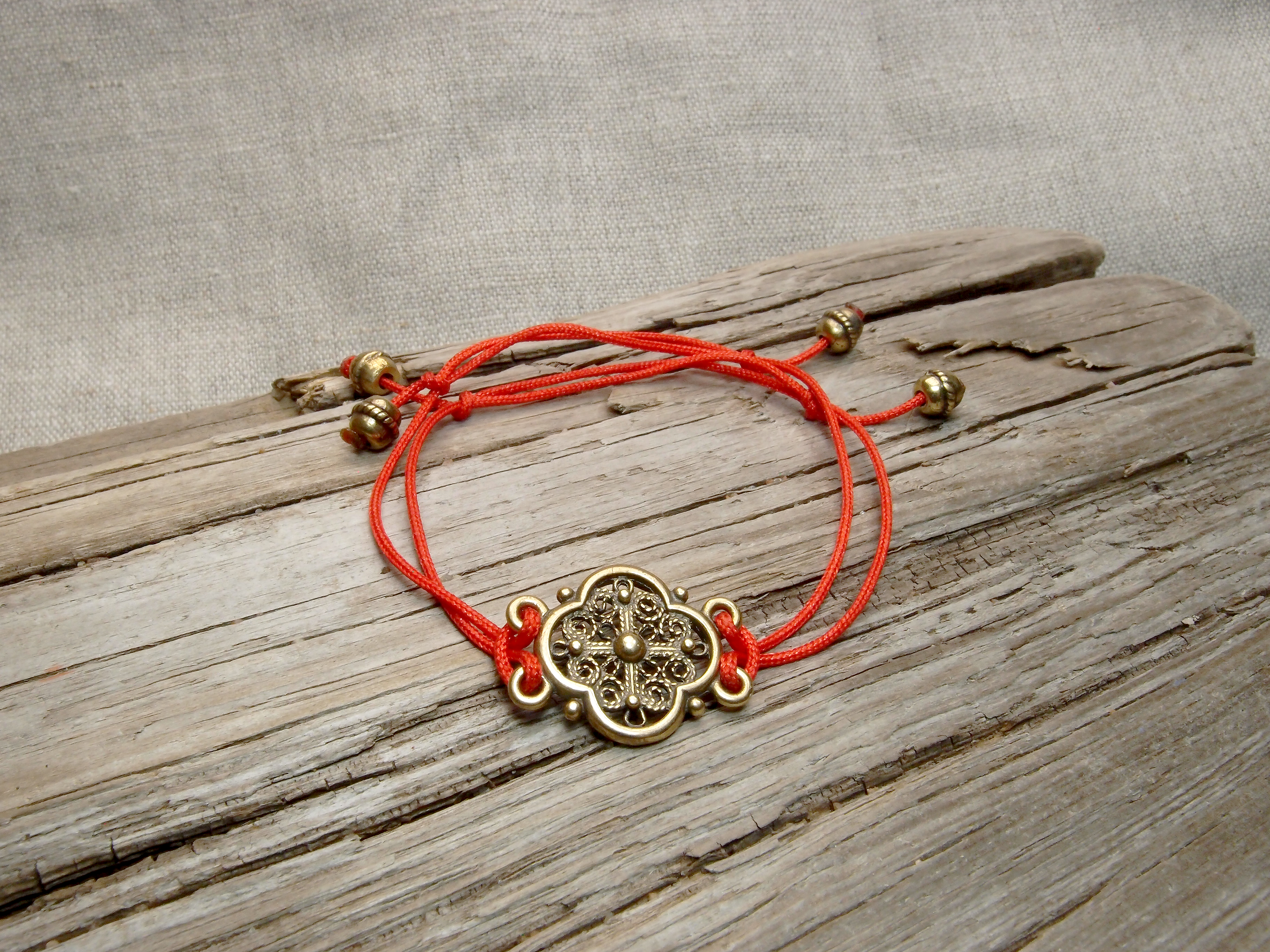 Браслет-шнурок «Кружево»