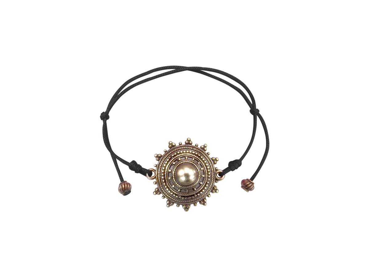 Браслет-шнурок «Солнечные зёрна»