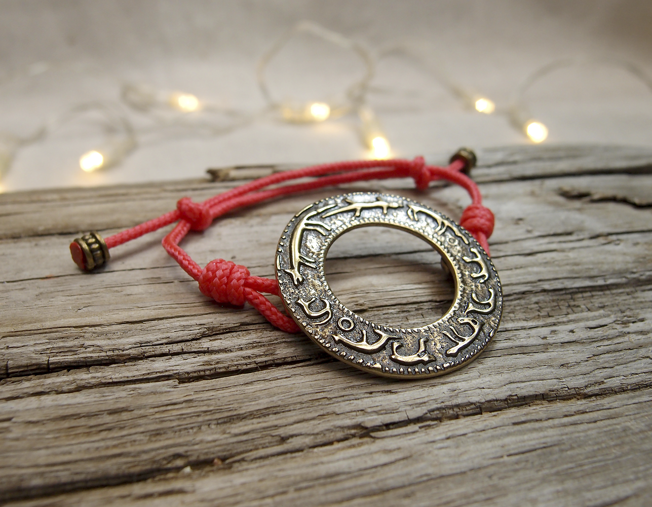 Браслет-шнурок «Промысловый календарь Коми»