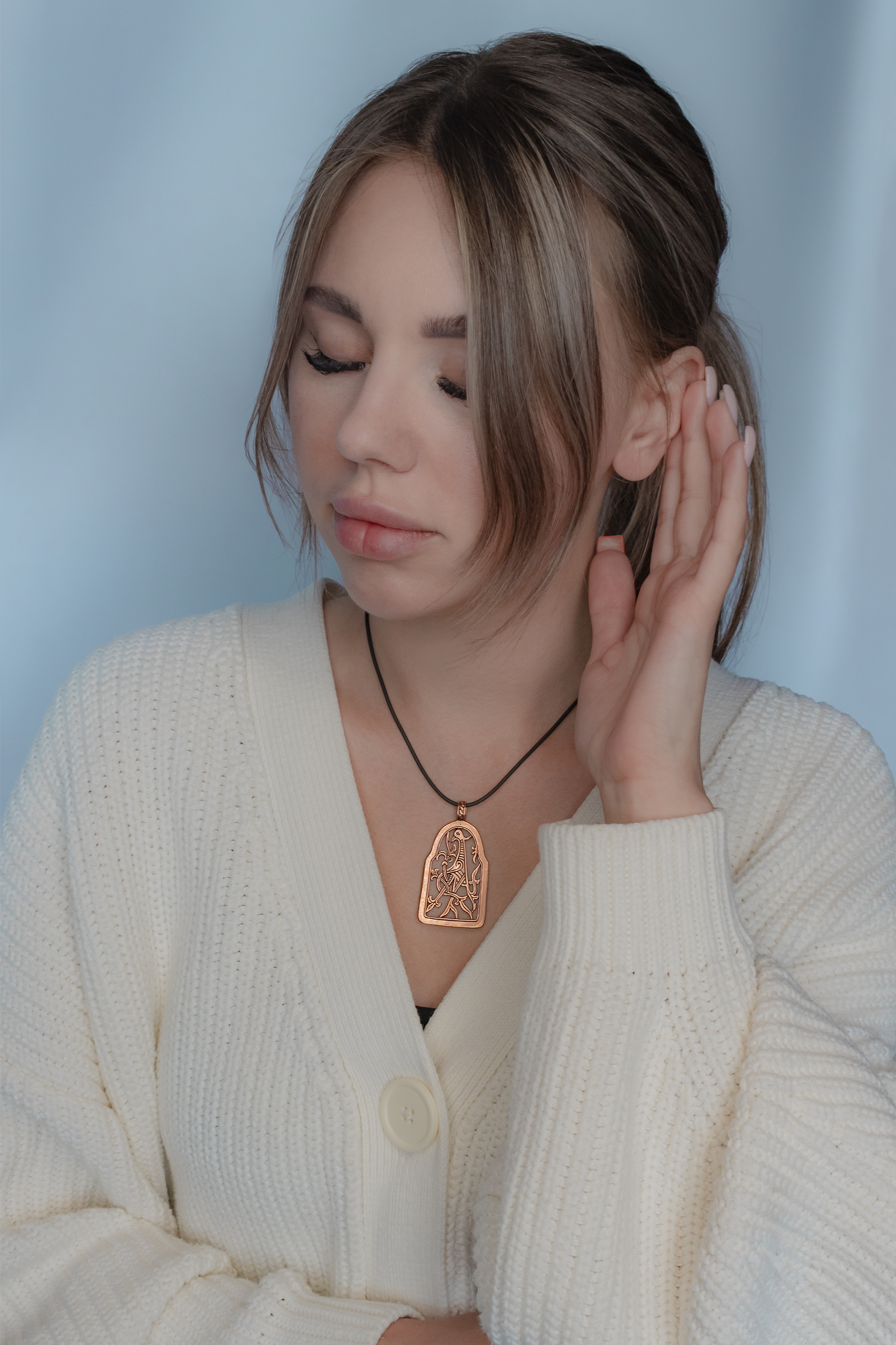 Подвеска прорезная «Птица с переплетённым хвостом»