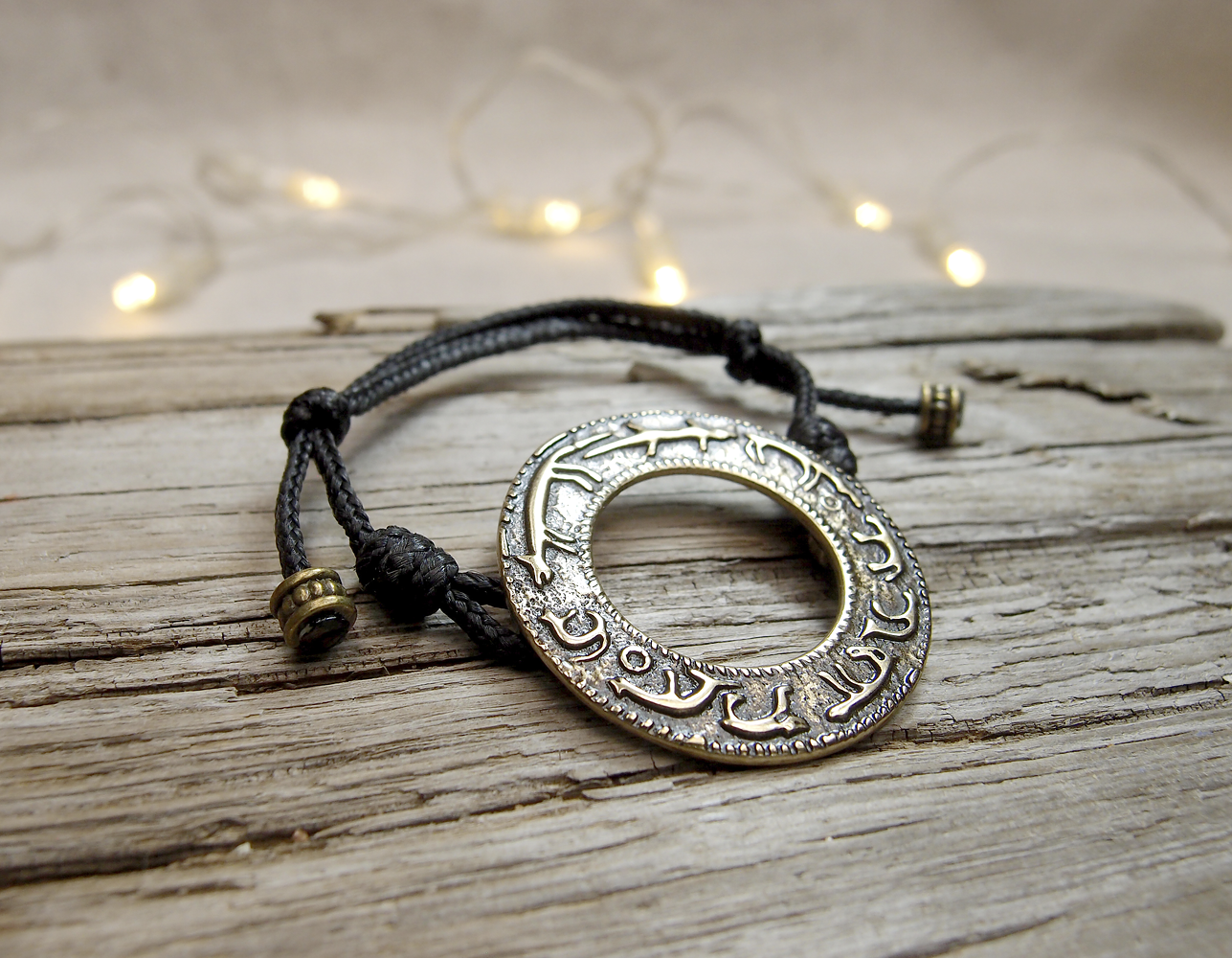 Браслет-шнурок «Промысловый календарь Коми»