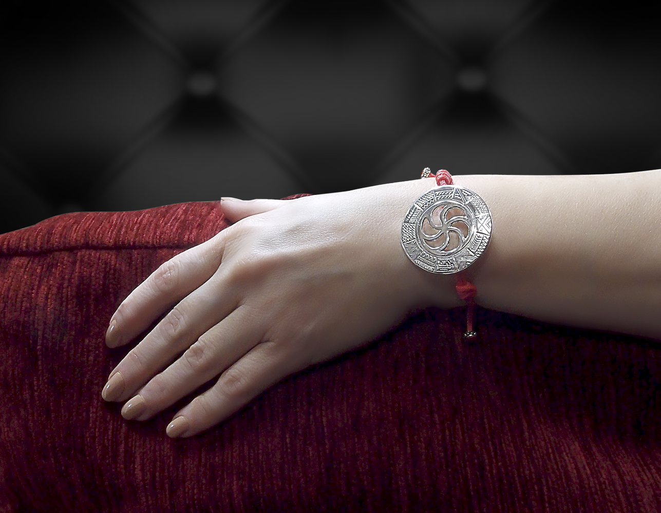 Браслет-шнурок «Древнеславянский календарь»