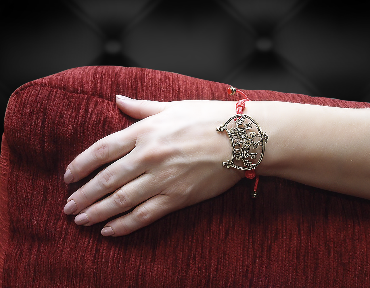 Браслет-шнурок «Широкорогая лунница с парой птиц»