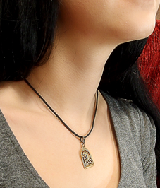 Подвеска прорезная «Диво-зверь с процветшим хвостом»