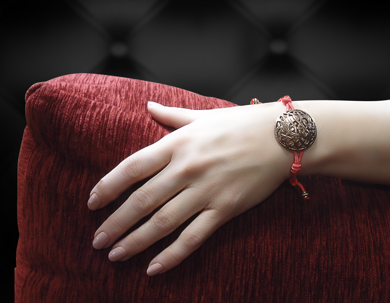 Браслет-шнурок «Неведомый зверь»